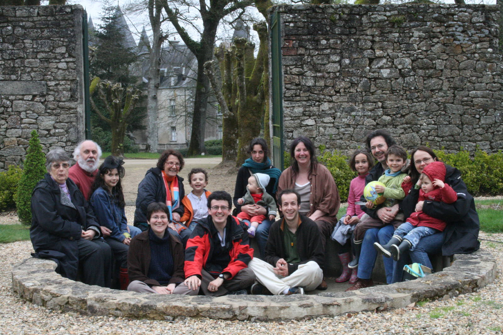2009 Hélène et toute la famille à Trédion